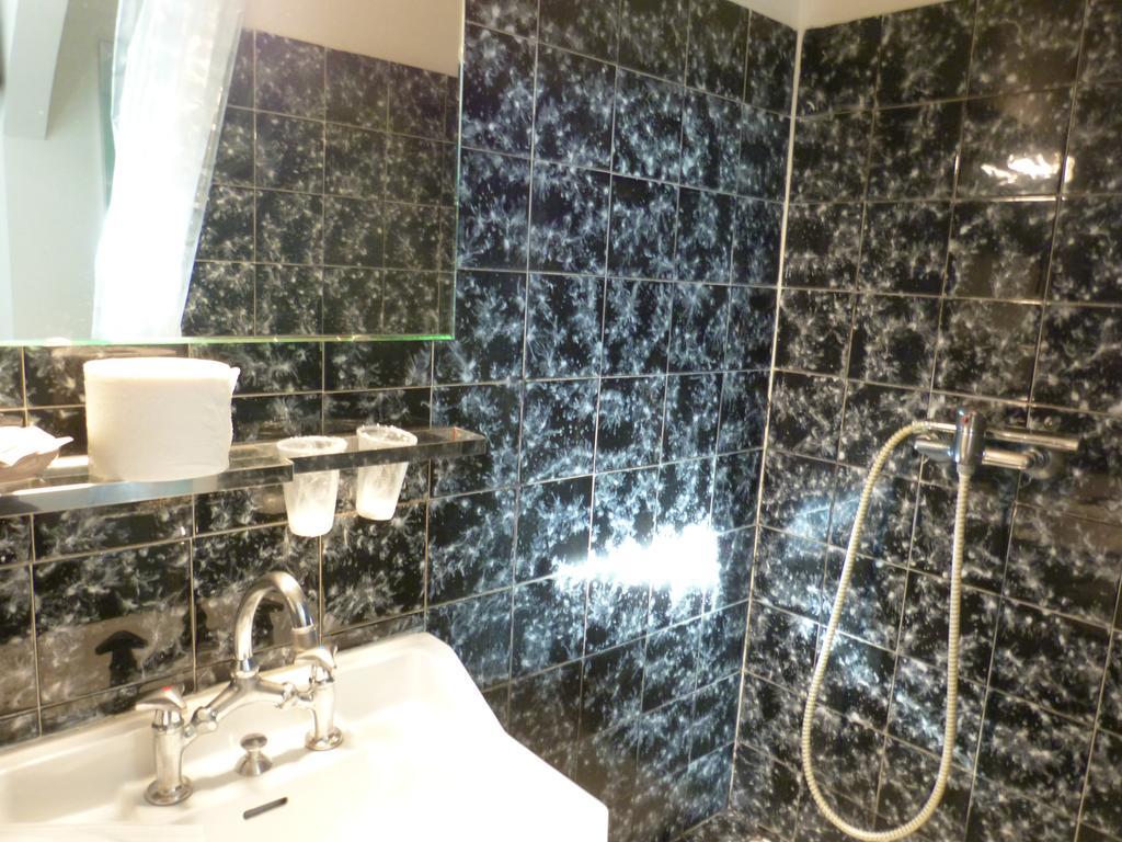 Blue Hotel ลาแซน-ซูร์-แมร์ ภายนอก รูปภาพ