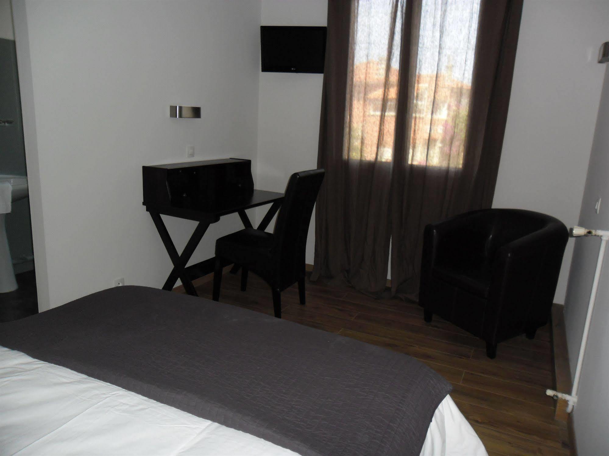 Blue Hotel ลาแซน-ซูร์-แมร์ ภายนอก รูปภาพ