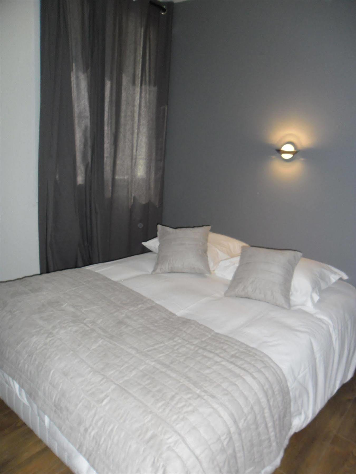 Blue Hotel ลาแซน-ซูร์-แมร์ ภายนอก รูปภาพ